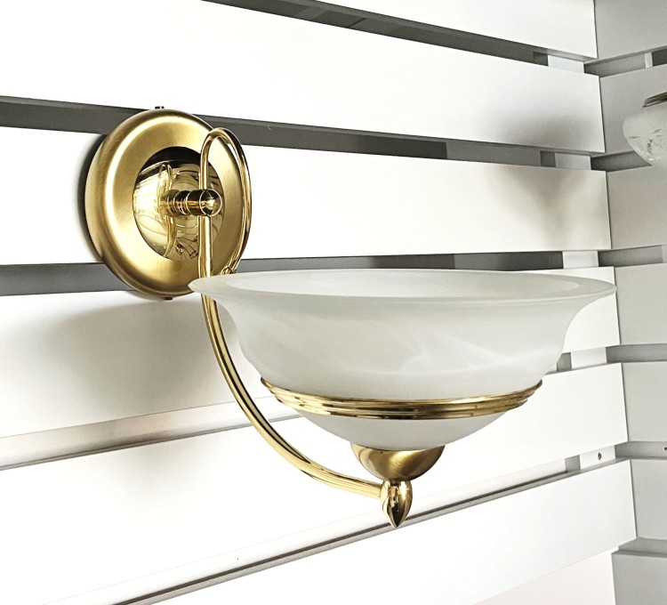 MILANO kinkiet wykonany z metalu w kolorze złotym oraz krysztłowego klosza białe murano.